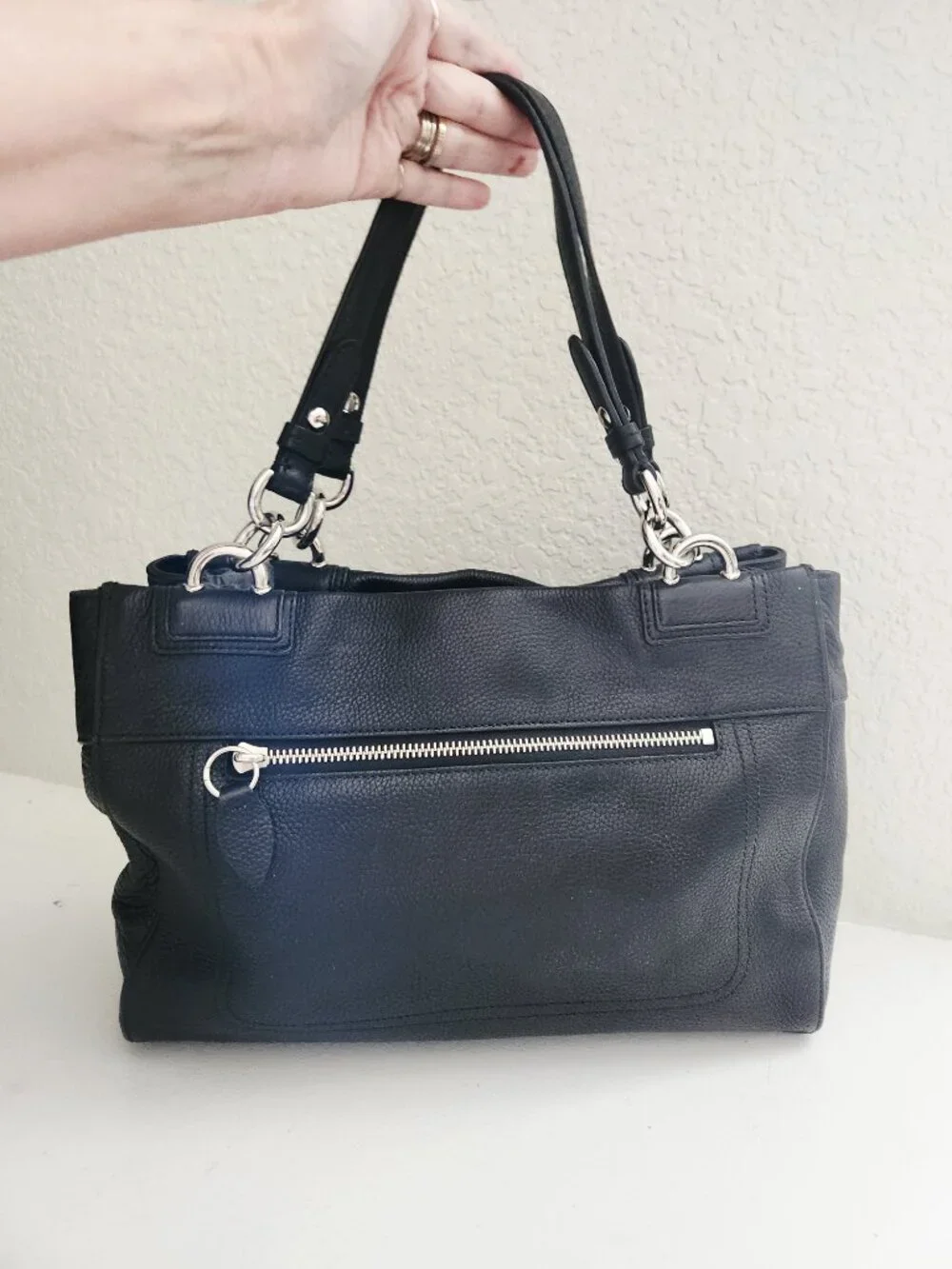 Euc Coach Black Leather Shoulder Bag Purse